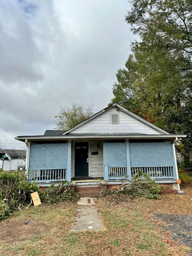 Roomy 3 bed 1 bath House in the Southside! - Roomy 3 bed 1 bath House in the Southside!