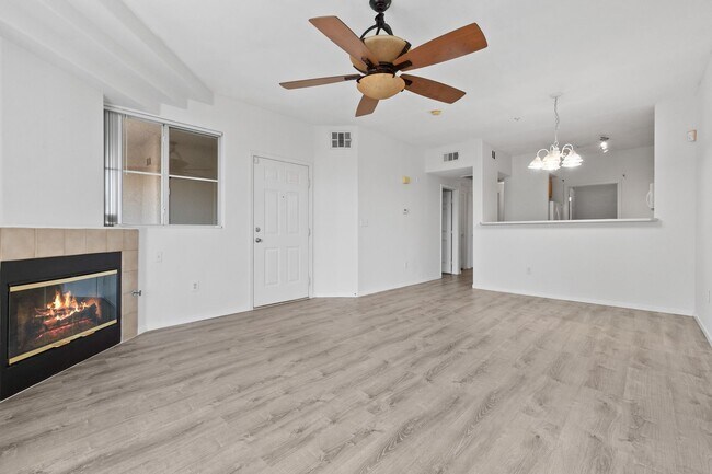 GORGEOUS Condo in Guard Gated Community! C... - GORGEOUS Condo in Guard Gated Community! C...