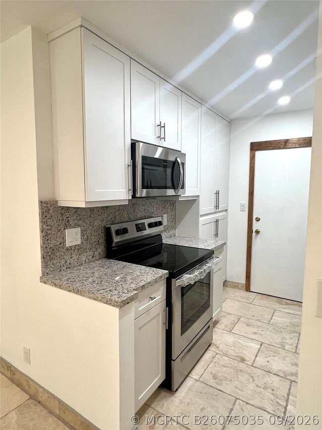 Building Photo - 2250 NE 66th St Unit 1508