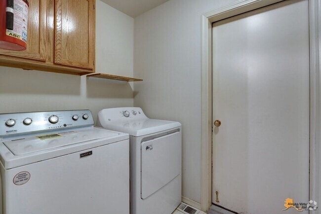 Building Photo - East Anchorage Condo with Fenced in Yard, ...