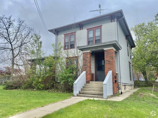 Building Photo - 207 Washington St Unit 2 Rental