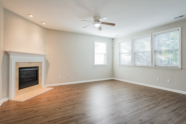 Photo - 2852 Roundleaf Ct