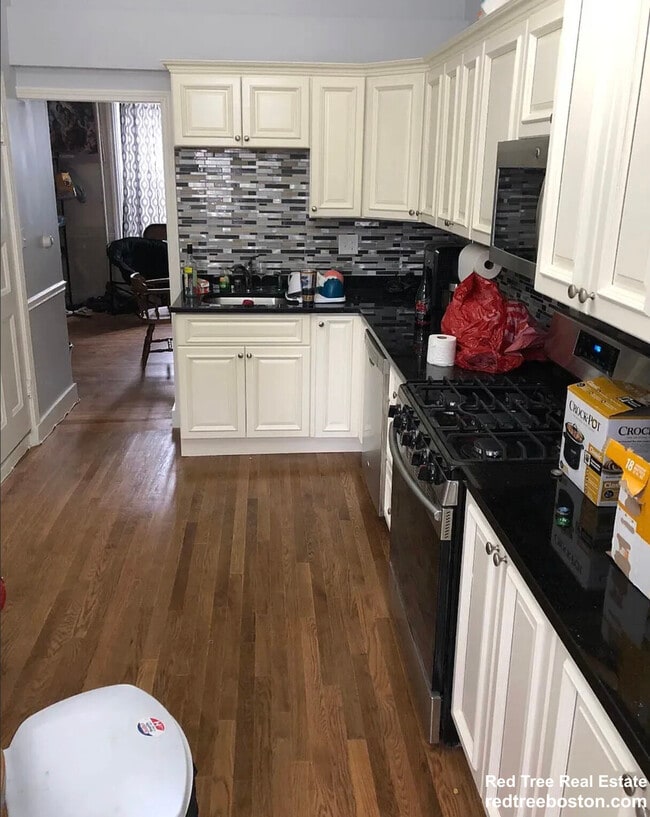 Photo - 686 Parker St Unidad 2