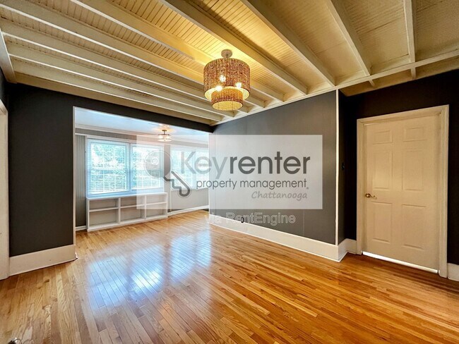 Photo - 904 Boylston St