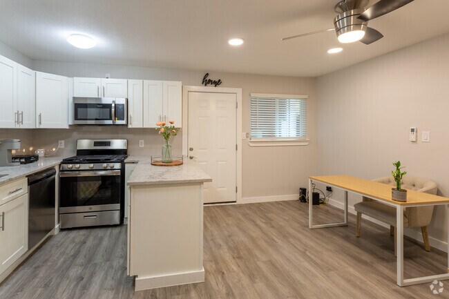 Studio 400 SF