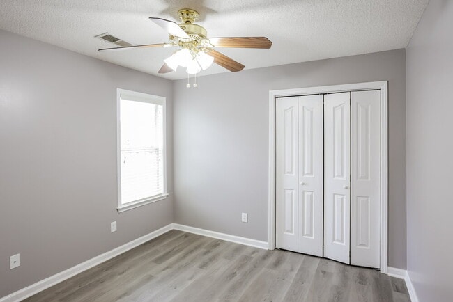 Photo - 1147 Deer Creek Dr