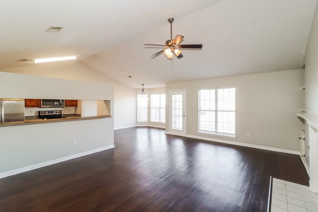 Photo - 1806 Central Trails Dr