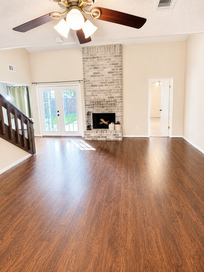 2239 Highland Hills Dr