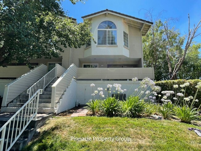 Building Photo - 711 Hibiscus Pl