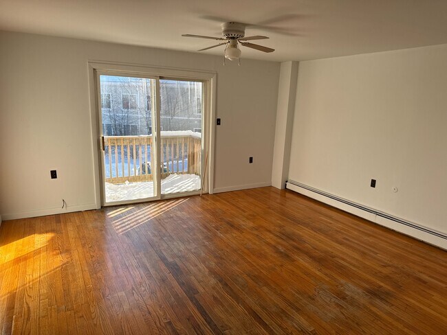 Photo - 147 State St Unidad 10