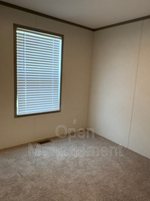 Photo - 31 Cornflower Ln