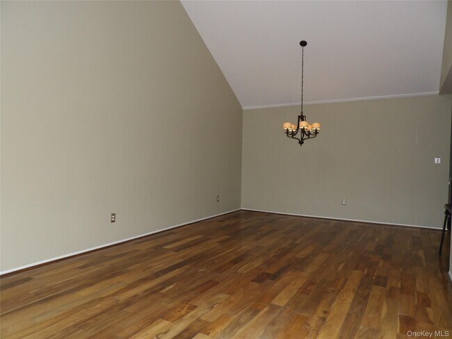 Photo - 26 Greenmeadow Dr