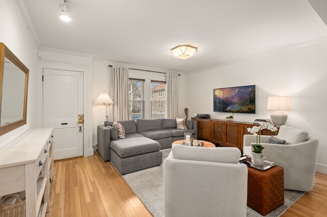 Photo - 37 Everett St Unit Gorgeous 2 Bedroom