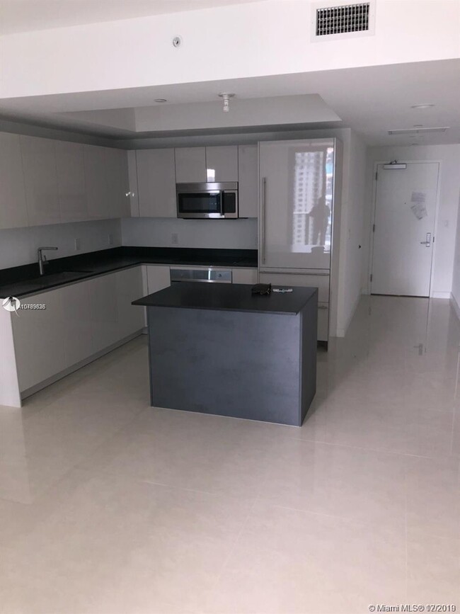 Photo - 1010 Brickell Ave Apartments