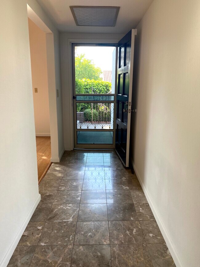 Photo - 2592 Abaca Way