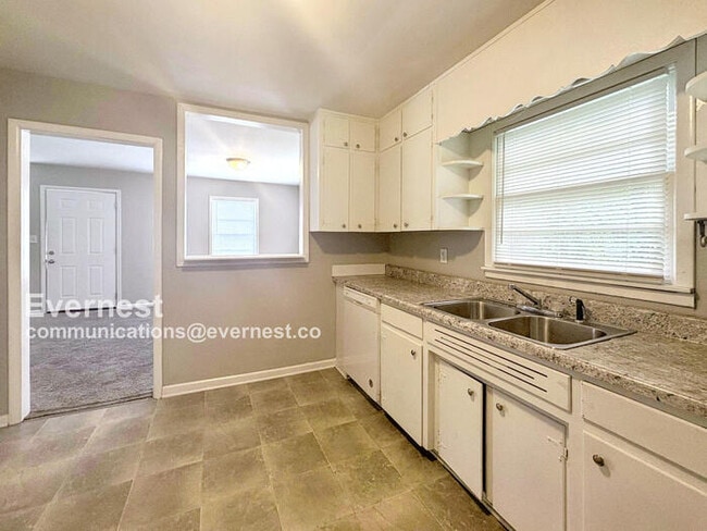 Photo - 764 82nd St S