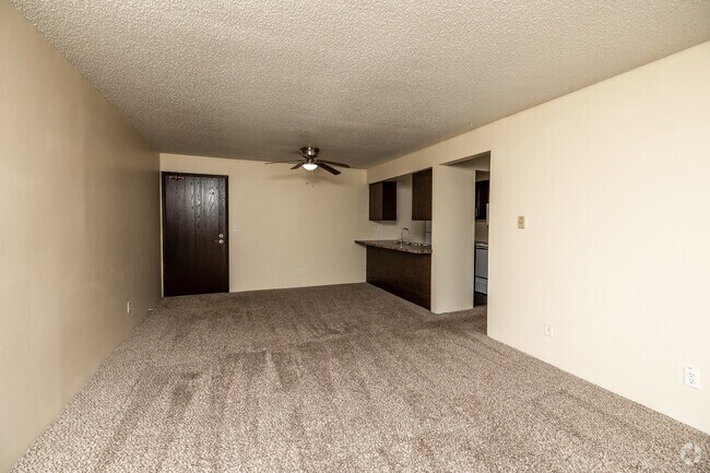 2BR, 1BA - The Falls/800 SF - Living Room
