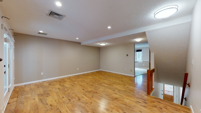 Photo - 84 Songbird Ln