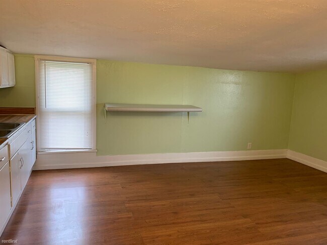 Photo - 2 br, 1 bath Duplex - 334 1/2 Orange St