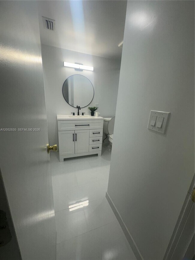9175 SW 77th Ave Unit 304