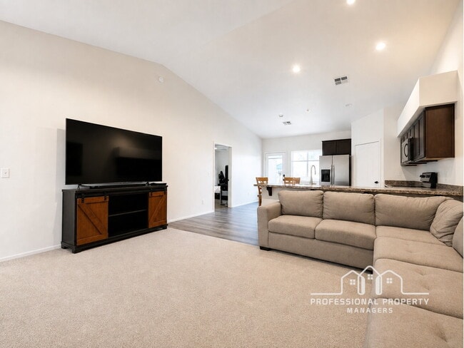 3633 S Desert Sky Dr