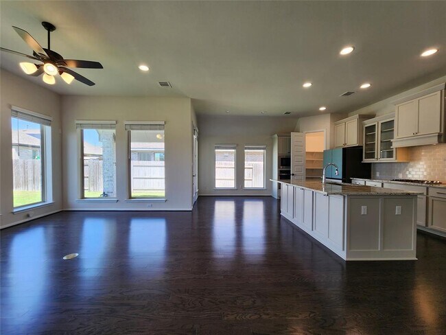Photo - 522 Jefferson Dr