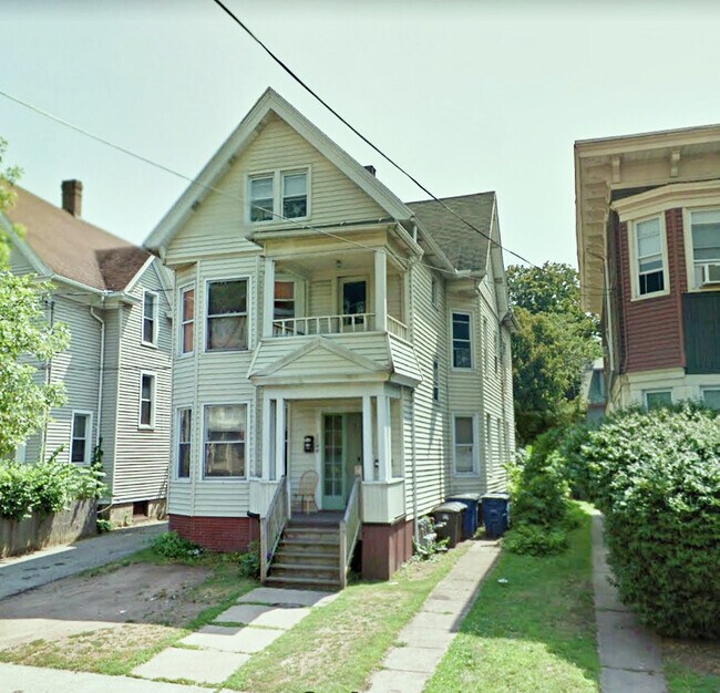 Building Photo - 1644 Chapel St Unit 1