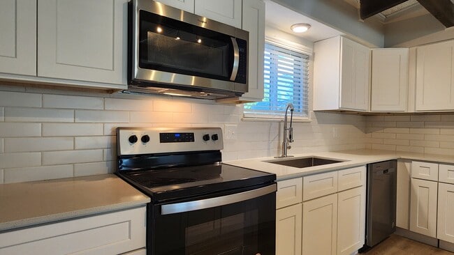Photo - 2651 Roger Williams Dr