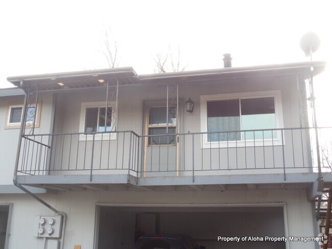 Building Photo - 1170 S Phillippi St Rental