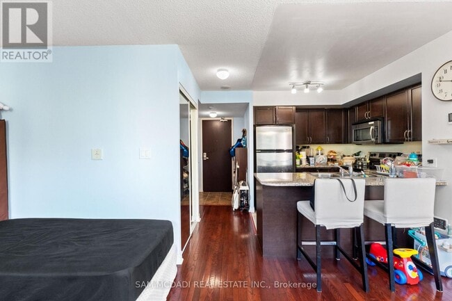 Photo - 208 Enfield Pl Unit 1001