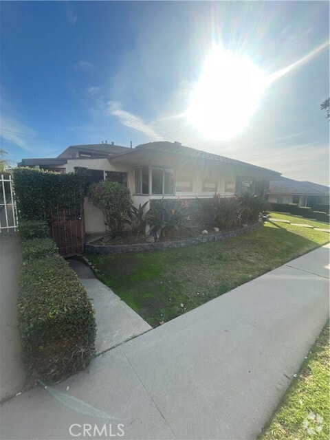 Building Photo - 5150 W Slauson Ave Rental