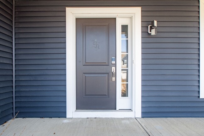 Photo - 6688 Constitution Way