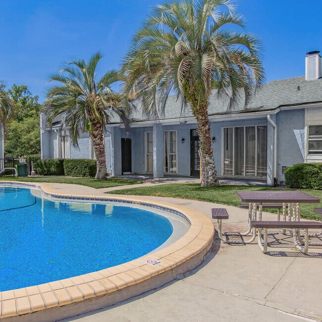 Cross Creek Apartments Jacksonville, FL