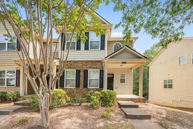 Building Photo - 2677 Cedar Dr