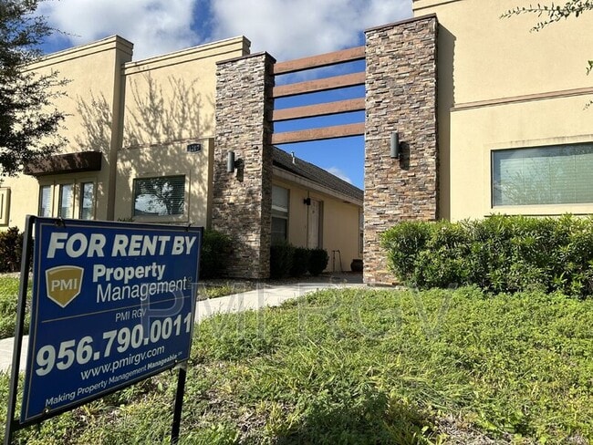 Building Photo - 1207 Upas Dr Unit 3