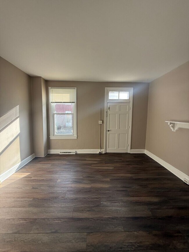 Photo - 137/139 S. Locust Street Unidad 139