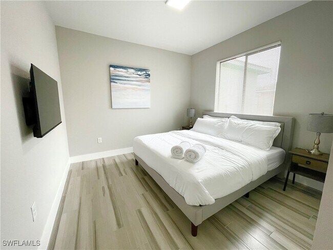 Photo - 812 SW 8th Pl