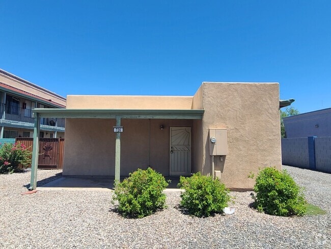 Building Photo - Beautiful 3 bedroom 2 bathroom with washer... Rental