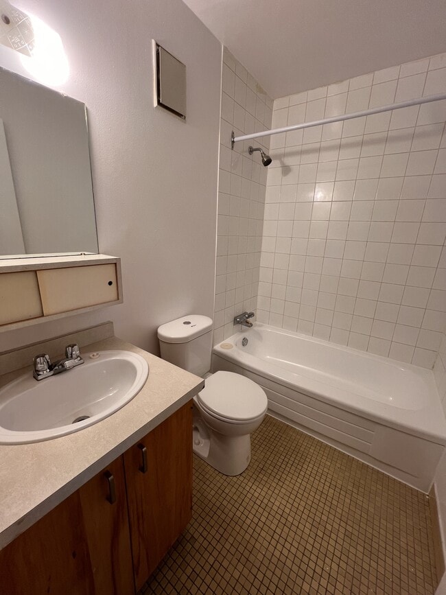 Photo - 800 Riddell Ave N Unit 303