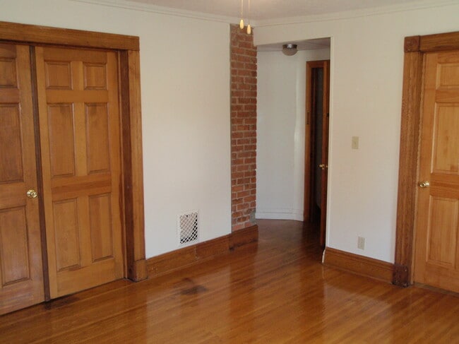Livingroom - 26 Boardman St Unit upper