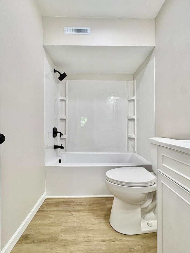 Photo - 1609 Lincolnway W Unidad Apartment D