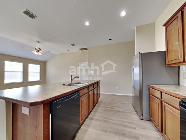 Photo - 4004 Heavenly Way