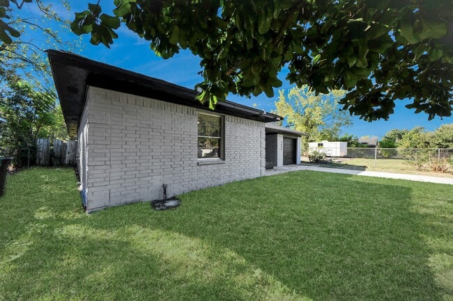 Photo - 5606 Elmlawn Dr