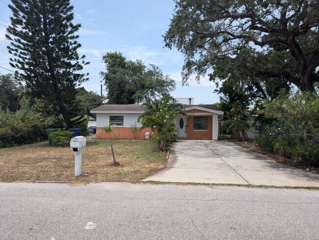 Photo - 4223 W Laurel St Unit Front House