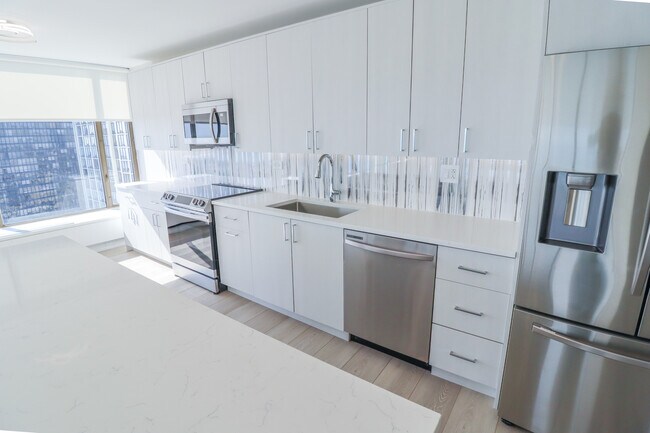 Photo - 5455 N Sheridan Rd Unit 3302