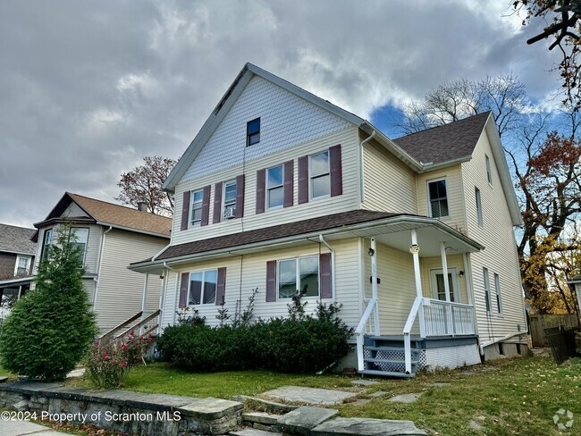 Building Photo - 330 N Sumner Ave Rental