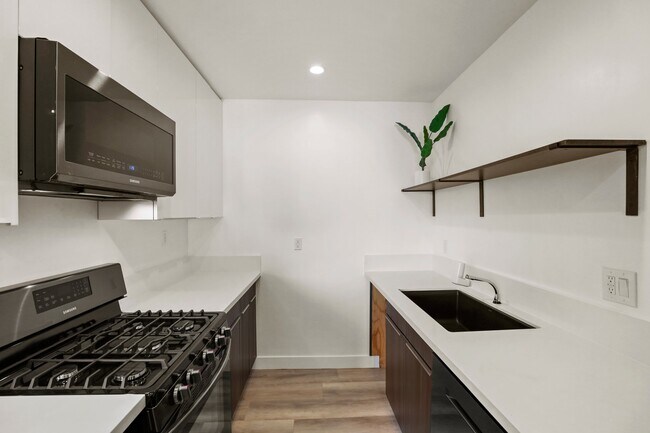 Photo - 2561 W Ave 30 Unidad 7