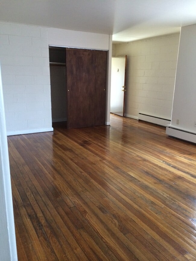 Photo - 50 - SAXONY COURT APARTMENTS