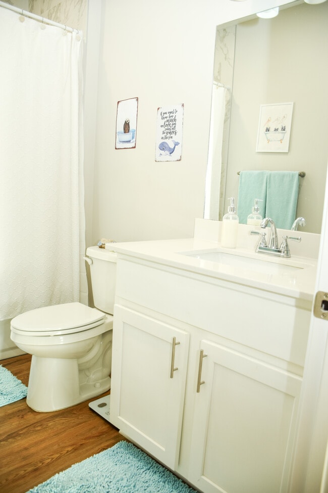 Photo - 108 Canvas Ln