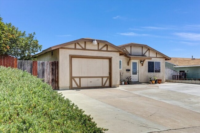 Photo - 2683 Caulfield Dr